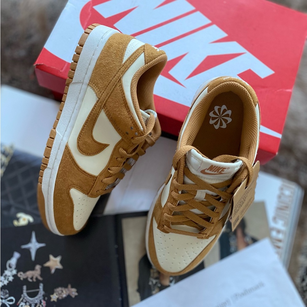 Nike Dunk Low Sneakers - Picture 13 of 16